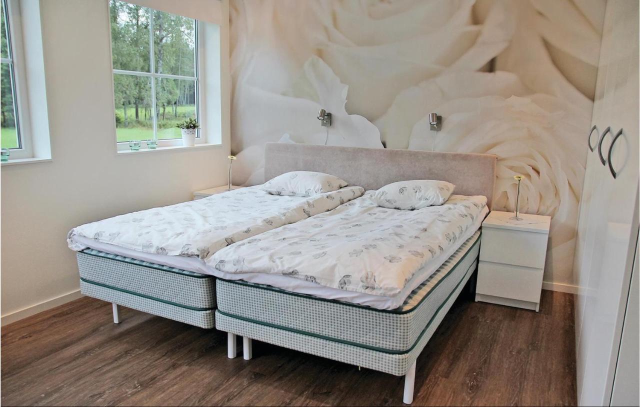 2 Bedroom Cozy Apartment In Habo Mullsjö Εξωτερικό φωτογραφία