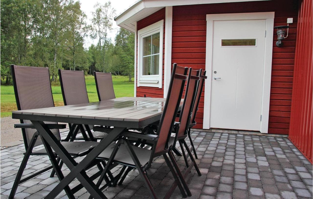 2 Bedroom Cozy Apartment In Habo Mullsjö Εξωτερικό φωτογραφία