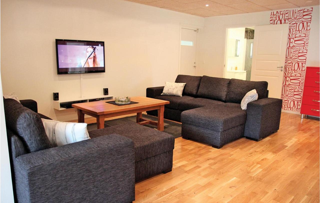 2 Bedroom Cozy Apartment In Habo Mullsjö Εξωτερικό φωτογραφία